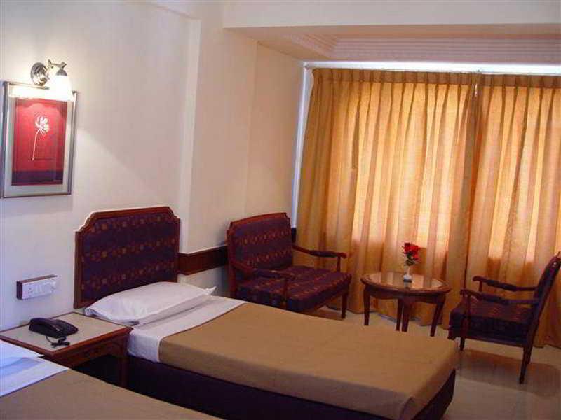 Hotel Maurya Bangalore Extérieur photo