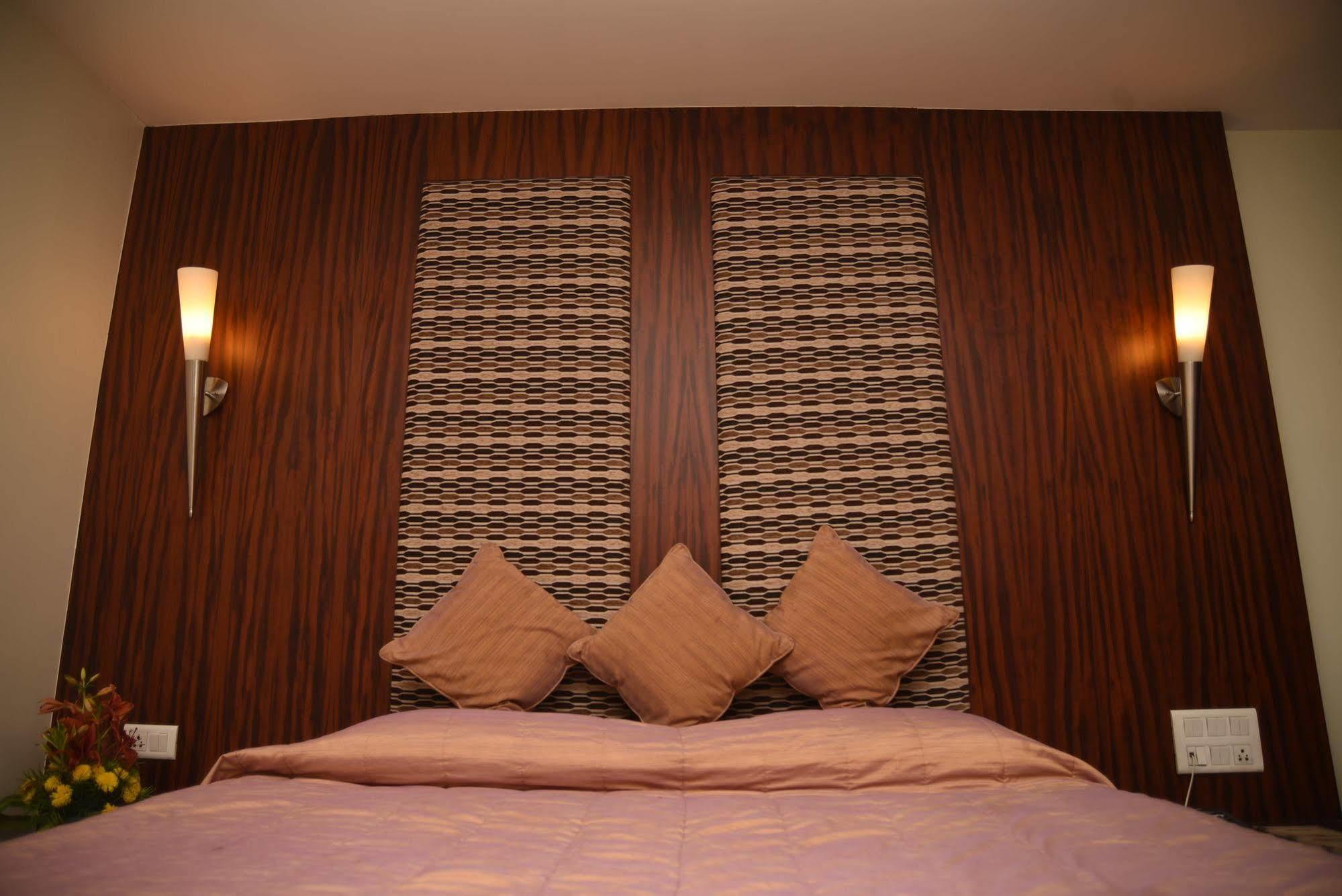 Hotel Maurya Bangalore Extérieur photo