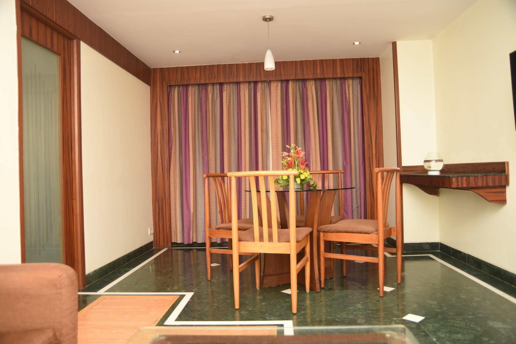 Hotel Maurya Bangalore Extérieur photo