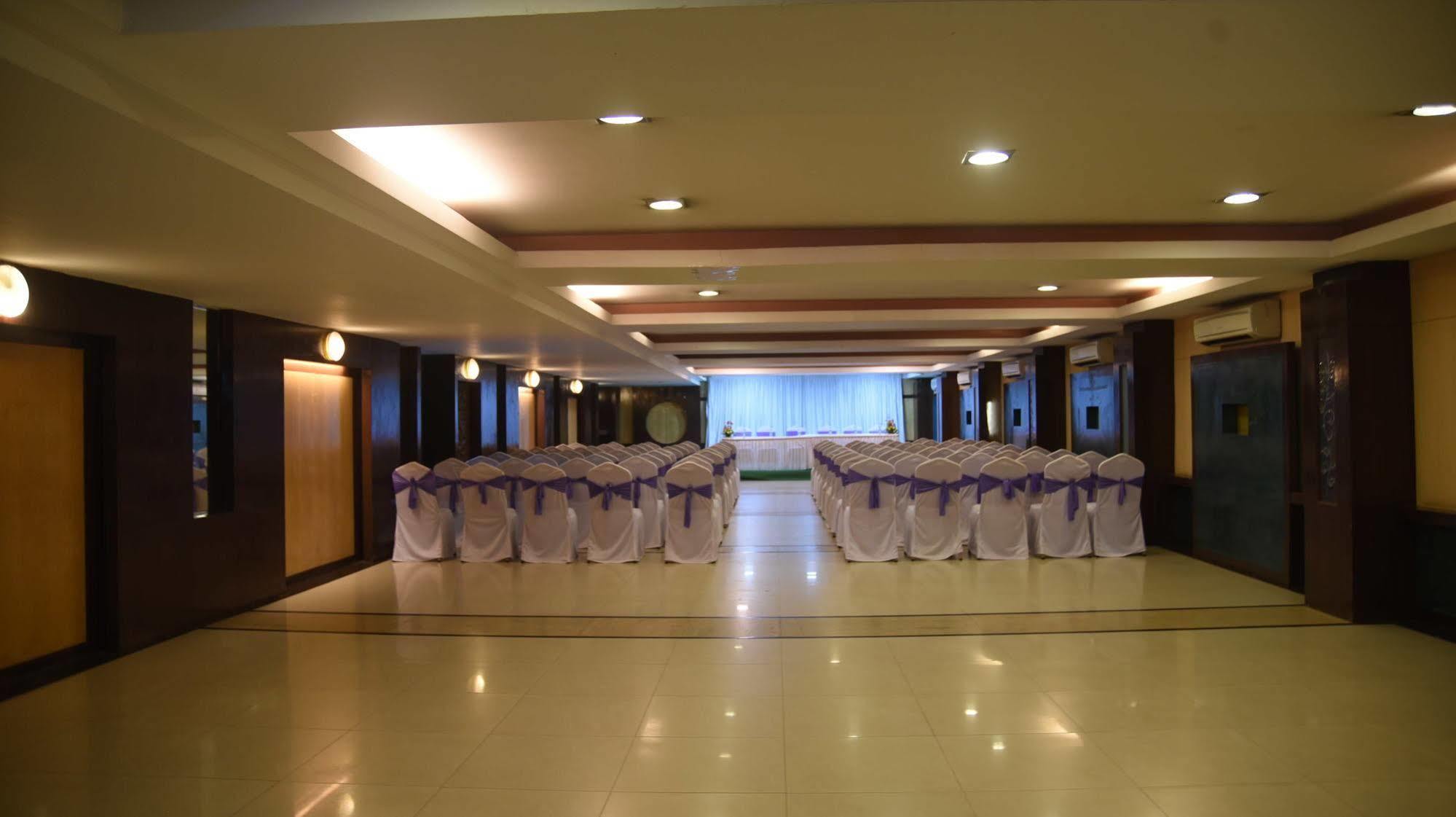 Hotel Maurya Bangalore Extérieur photo