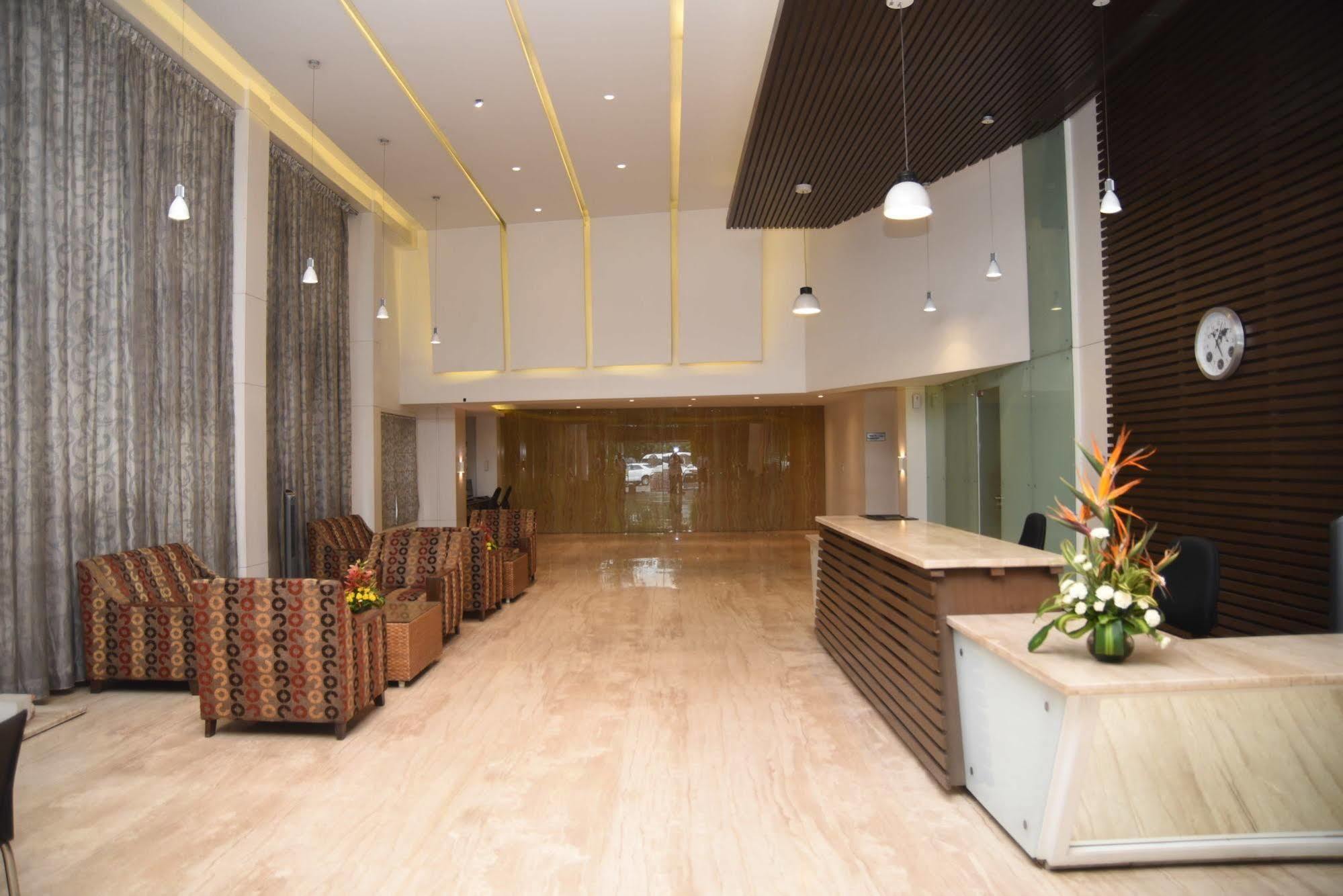 Hotel Maurya Bangalore Extérieur photo