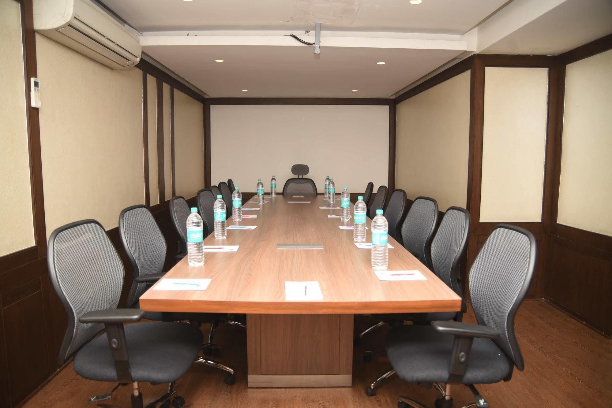 Hotel Maurya Bangalore Extérieur photo